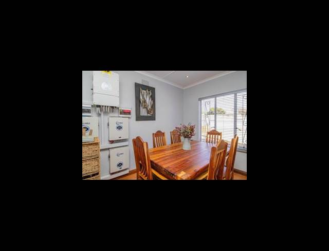 5 BEDROOM FREESTANDING FOR SALE IN GLEN MARAIS